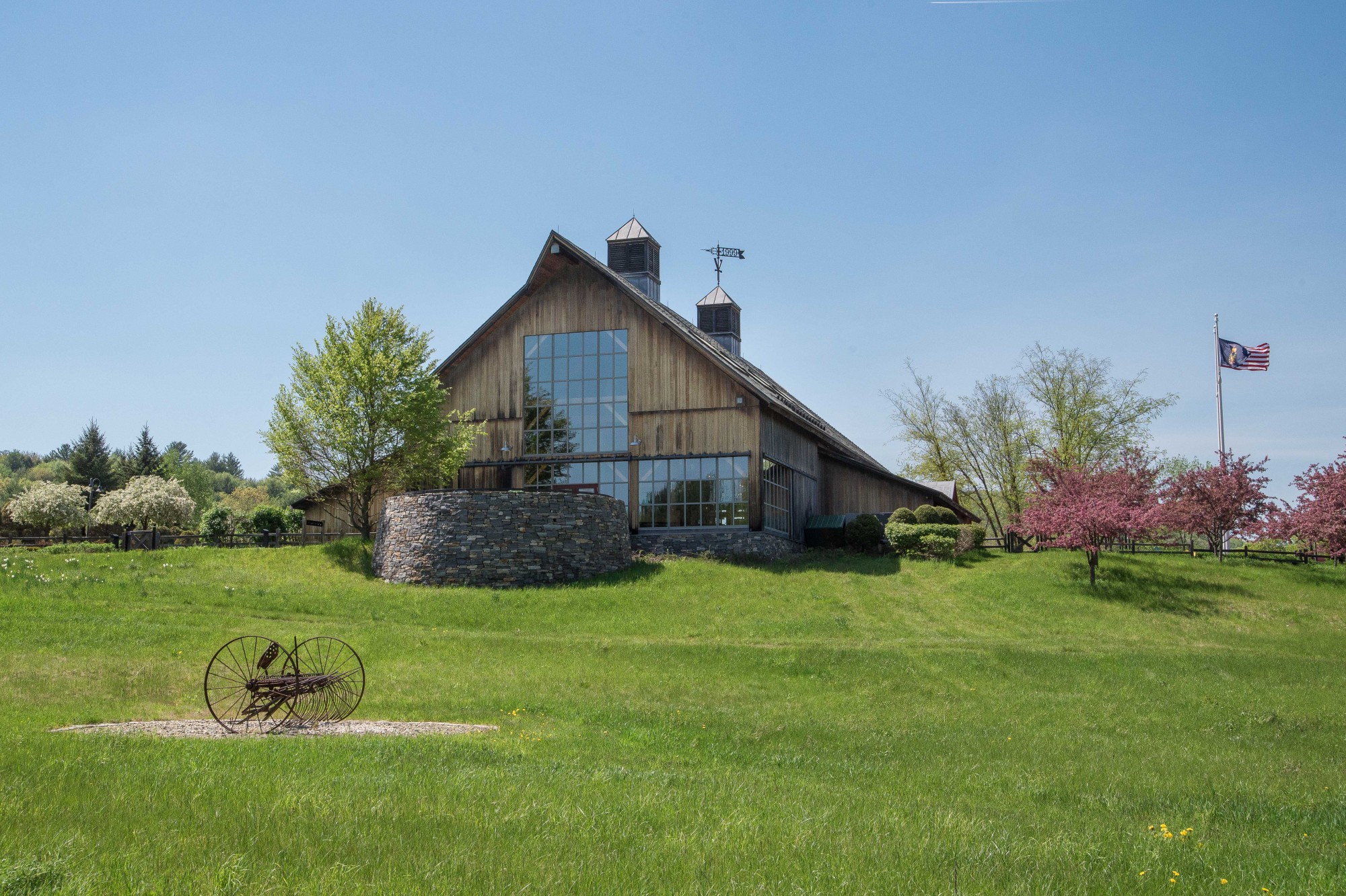 Exterior of the Barn Style Souther Vermont Welcome Center