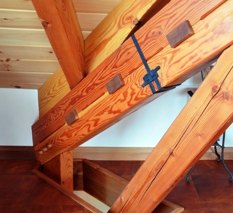 residence-interior-rafter-assembly (2)