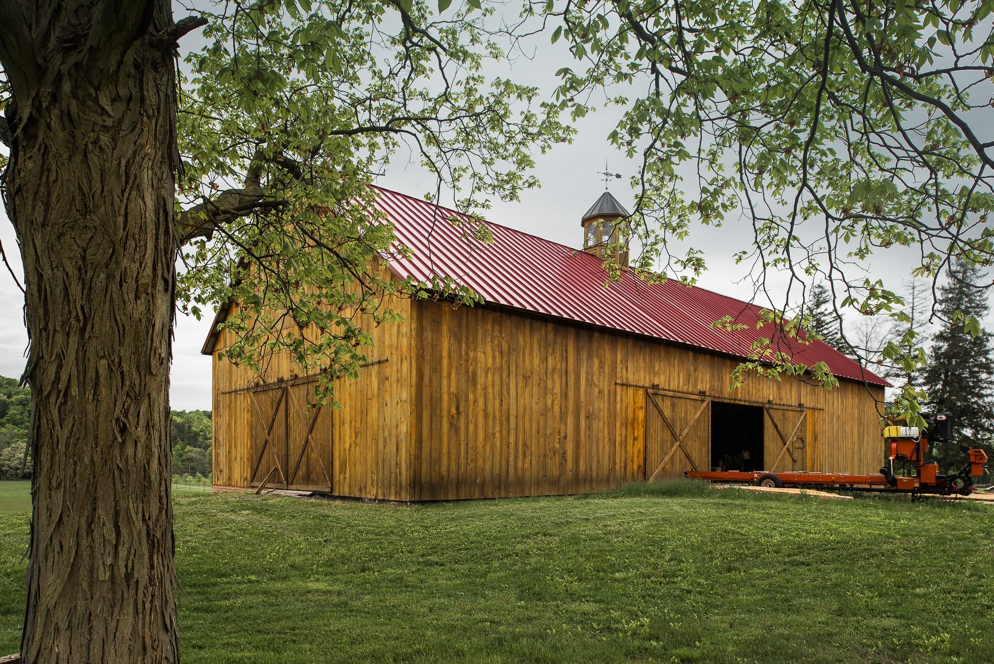 Exterior of Traditional Oak Bank Barn